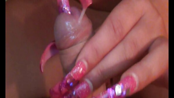 شوقیہ بیب اپنے نہ رکنے والے BF کے ساتھ کٹر سیکس سے لطف اندوز ہو رہی ہے۔